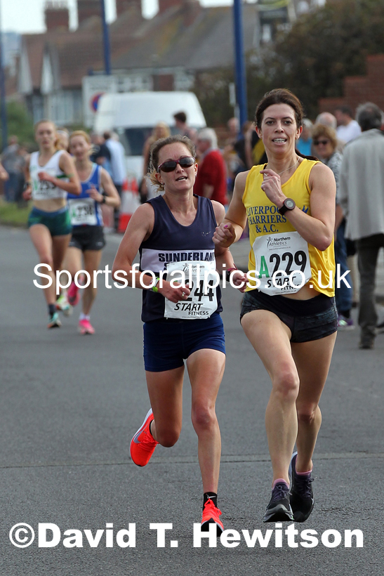 Senior womens 4 stage relay, 2021 Northern 6 and 4 Stage and Young Athletes Road Relays, Redcar. Photo: David T. Hewitson/Sports for All Pics